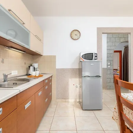 Apartment Pet Friendly In Vodnjan With Wifi *
